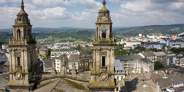 Lugo, Torres de la Catedral y vista de la ciudad