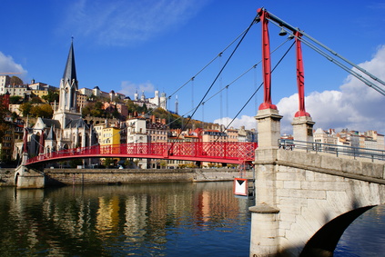 Vista de la ciudad de Lyon desde el rio Ródano