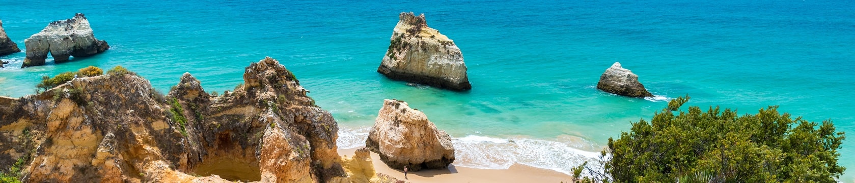 Grutas de Lagos en el Algarve, con agua cristalina